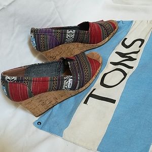 Toms wedges